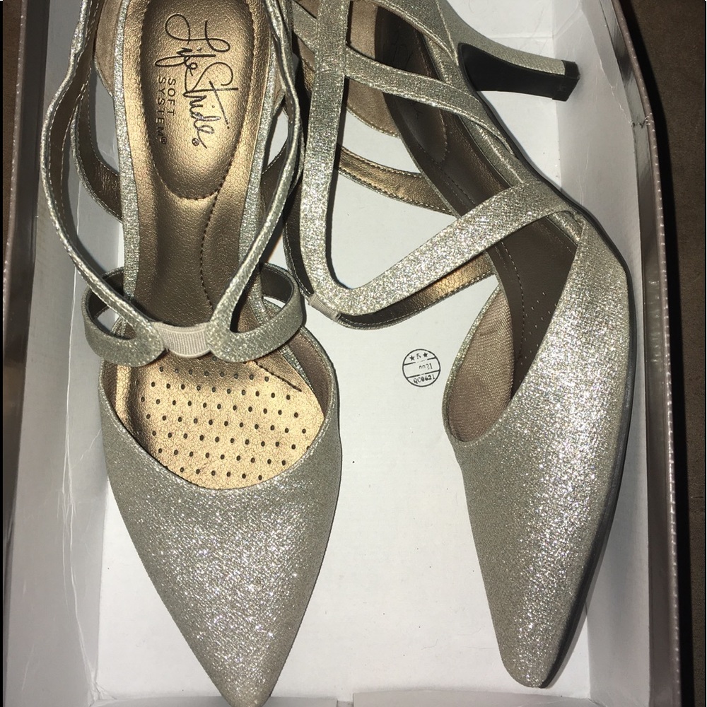 Pointed toe high heels